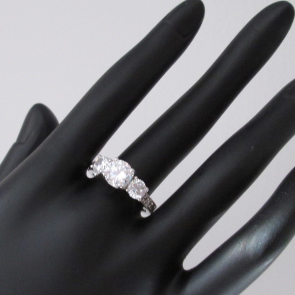 💍✨ Retired LIA SOPHIA BLANCA CZ Cubic Zirconia Sparkly Silver Tone Ring Size 8 - Picture 9 of 14